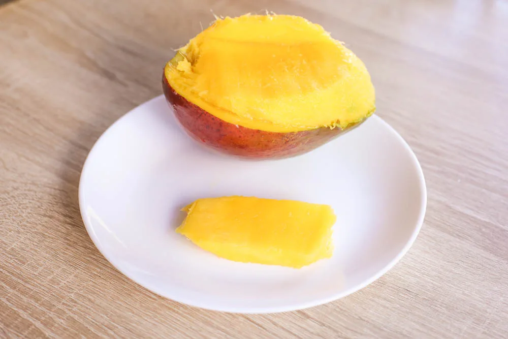 Манго в прикормі коли та як давати